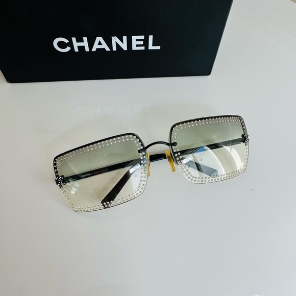RARE🩵 Y2K Chanel rimless Light blue Swarovski sunglasses - Picture 5 of 13